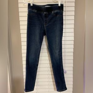 Old Navy Rockstar Super Skinny Jeggings (Erica) - Size 6